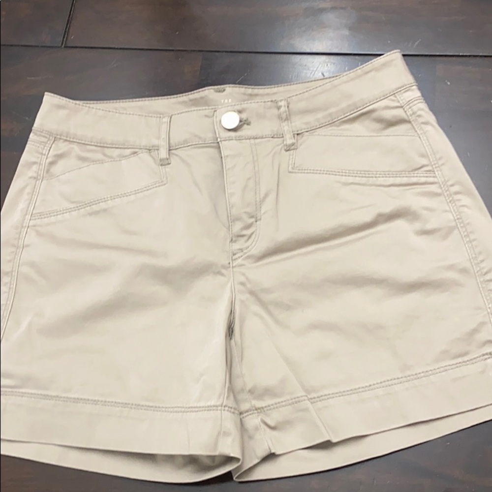 White House black market shorts!